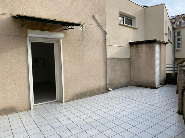 Studiomeublé avec grande terrasse commune