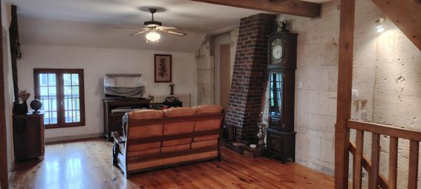 Berneuil-sur-Aisne (60350) À VENDRE – Charmante maison en pierre du XIXe siècle à Berneuil-sur-Aisne (60)