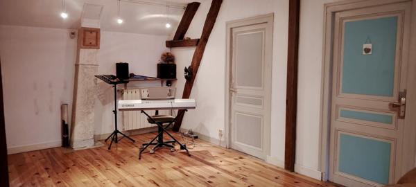 Berneuil-sur-Aisne (60350) À VENDRE – Charmante maison en pierre du XIXe siècle à Berneuil-sur-Aisne (60)