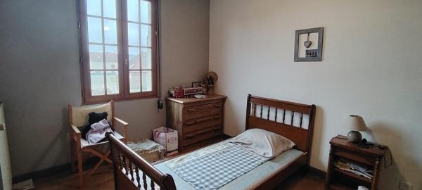 Berneuil-sur-Aisne (60350) À VENDRE – Charmante maison en pierre du XIXe siècle à Berneuil-sur-Aisne (60)