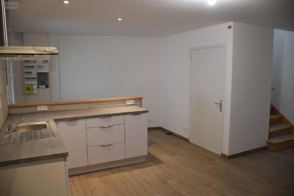 Maison à louer à Rieux dans le Morbihan (56350), ref : 143/1327