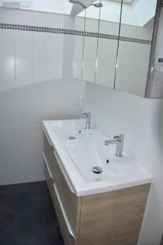 Maison à louer à Rieux dans le Morbihan (56350), ref : 143/1327