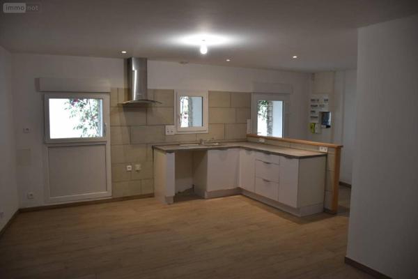 Maison à louer à Rieux dans le Morbihan (56350), ref : 143/1327