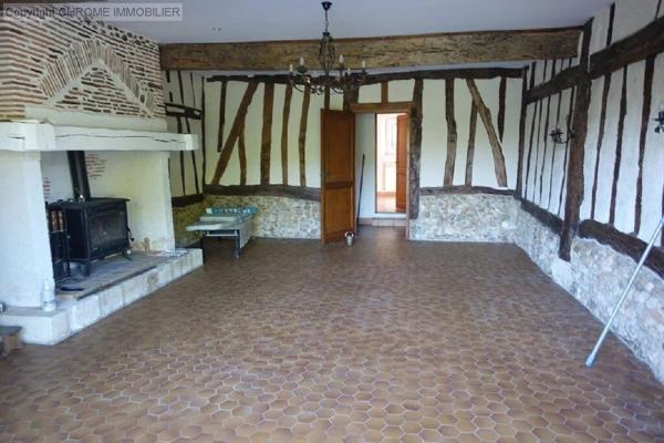 Vente                                                      Maison
                        
                     5 pièces                      184 m2                     à Casteljaloux