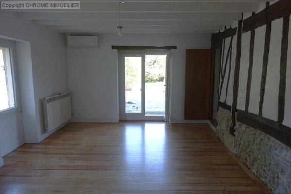 Vente                                                      Maison
                        
                     5 pièces                      184 m2                     à Casteljaloux