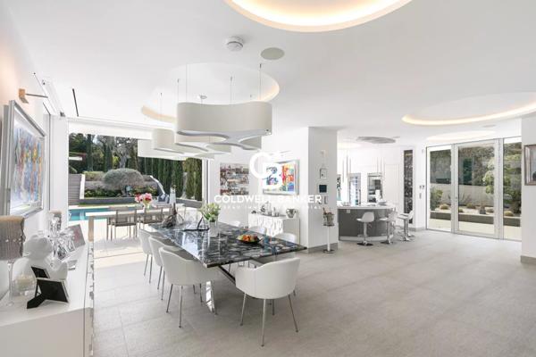 Villa 10 pièces à vendre Antibes - 06160 / Réf: 86834687