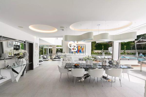 Villa 10 pièces à vendre Antibes - 06160 / Réf: 86834687