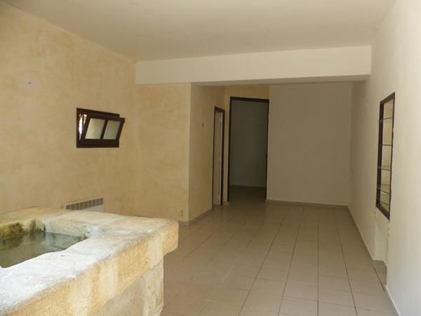 Local Sainte Anastasie 30,12 m2