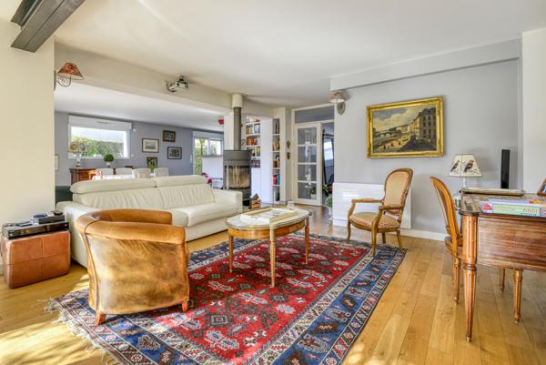 Maison 7 pièces - 226 m² Exclusivité efficity