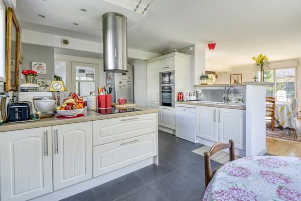 Maison 7 pièces - 226 m² Exclusivité efficity