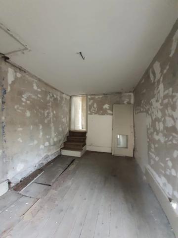 Dpt Vosges (88), à vendre RAMBERVILLERS immeuble T15 de 280 m2 à rénover en 5 ou 6 appartements avec cour