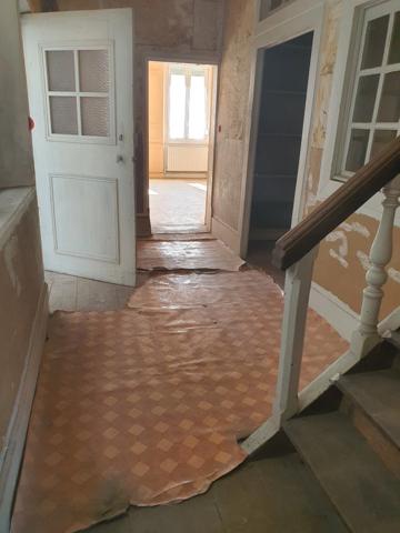 Dpt Vosges (88), à vendre RAMBERVILLERS immeuble T15 de 280 m2 à rénover en 5 ou 6 appartements avec cour
