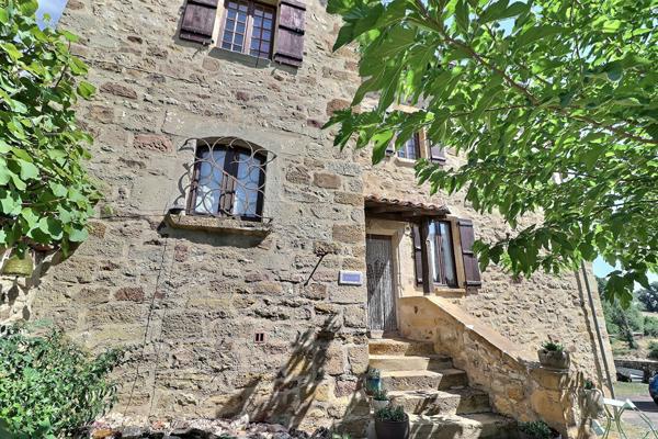 Jolie maison de village en pierre