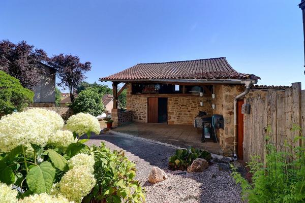 Jolie maison de village en pierre