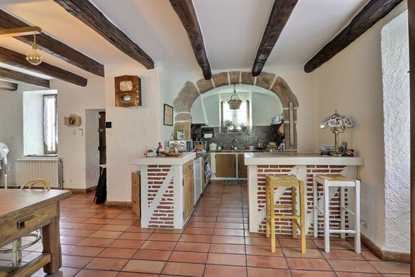 Jolie maison de village en pierre