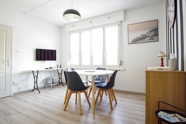 dans immeuble FACE MER vendu MEUBLÉ et ÉQUIPÉ - Cave / SOUS COMPROMIS ! Le Portel (62480)