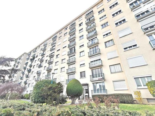 APPARTEMENT A REIMS - T3 d'env. 71 m² au 2éme étage avec ascenseur  - cave et garage