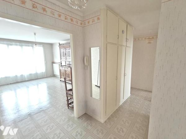 APPARTEMENT A REIMS - T3 d'env. 71 m² au 2éme étage avec ascenseur  - cave et garage