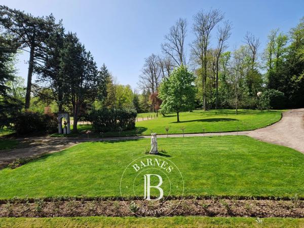 Domont, Propriété 16 Chambres -  651 m² à vendre