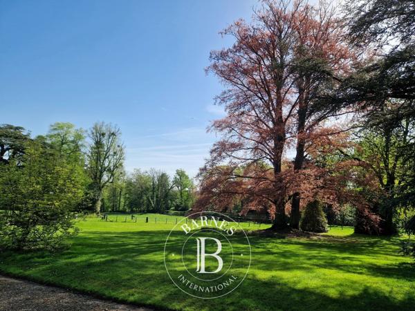 Domont, Propriété 16 Chambres -  651 m² à vendre