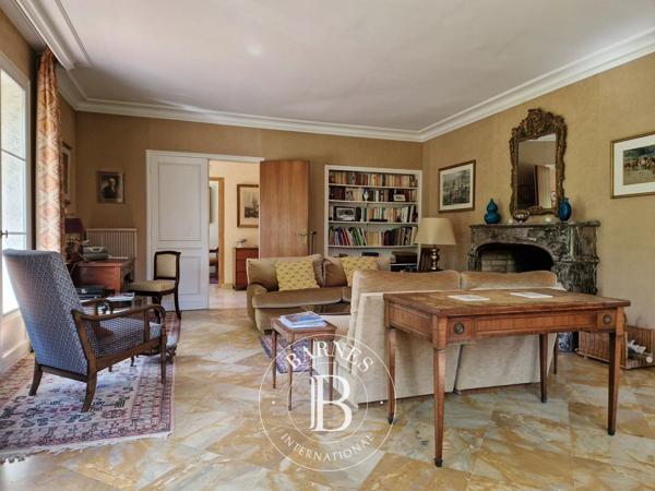 Domont, Propriété 16 Chambres -  651 m² à vendre
