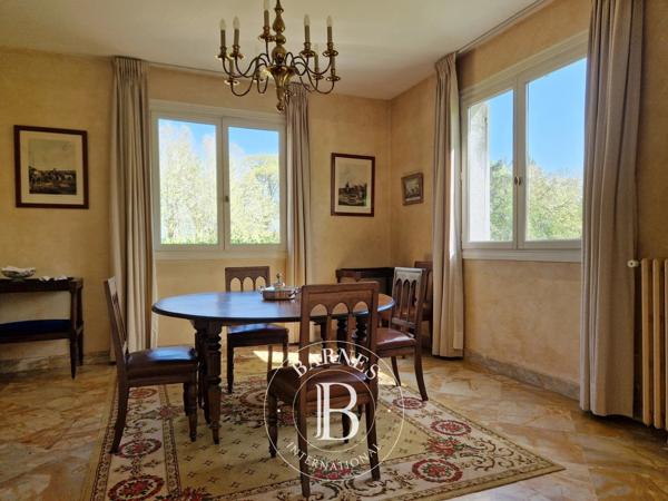 Domont, Propriété 16 Chambres -  651 m² à vendre