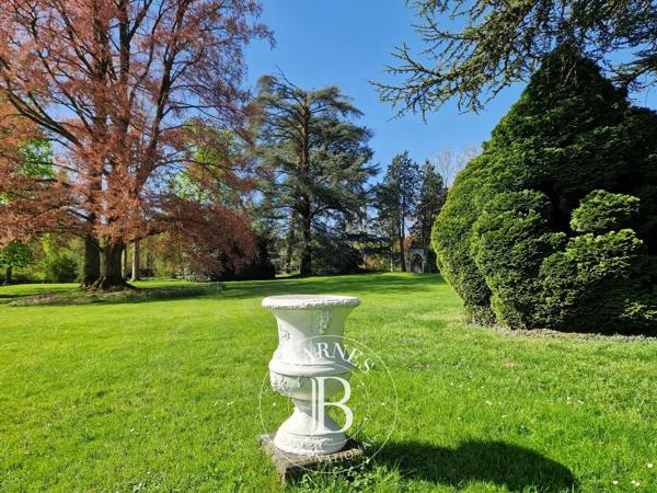 Domont, Propriété 16 Chambres -  651 m² à vendre