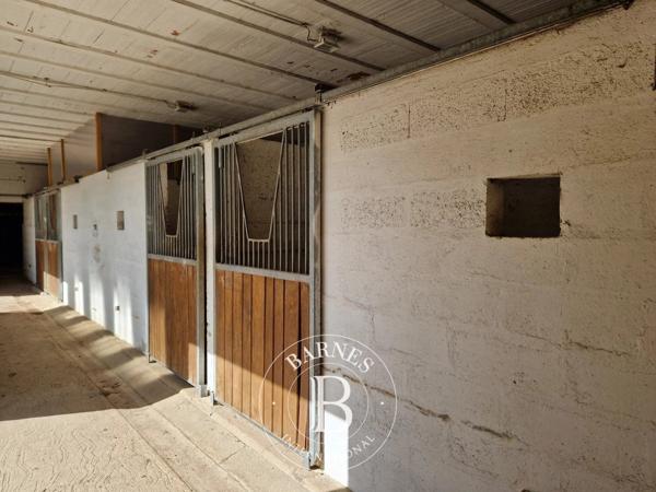 Domont, Propriété 16 Chambres -  651 m² à vendre
