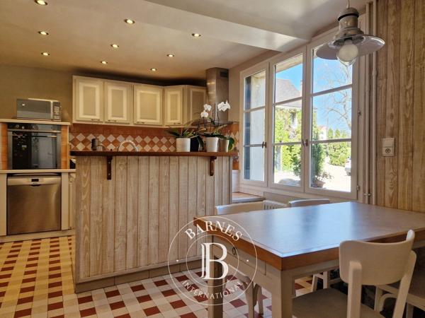 Domont, Propriété 16 Chambres -  651 m² à vendre