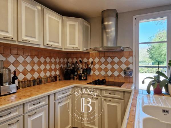 Domont, Propriété 16 Chambres -  651 m² à vendre