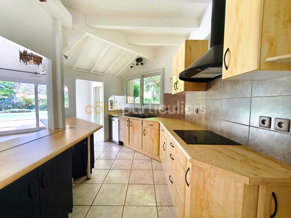 Vente
                Maison263 m² - 9 Pièces -
                    MONT DE MARSAN (40000)