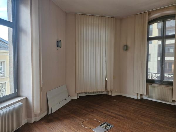 Immeuble
        
        - 814 m² 1 095 000 € *