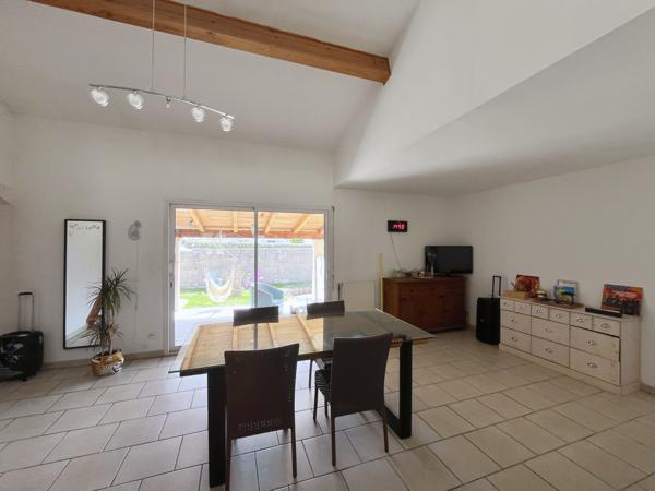 Maison
         6 pièces
        - 115 m² 395 500 € *