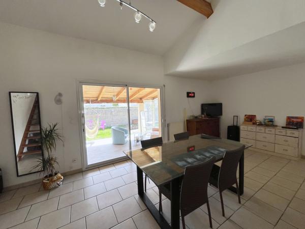 Maison
         6 pièces
        - 115 m² 395 500 € *