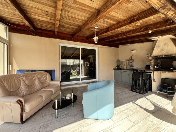 Maison
         6 pièces
        - 115 m² 395 500 € *