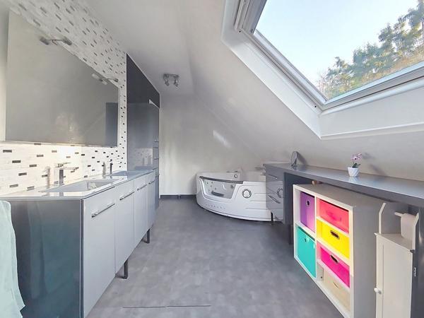 ESBLY - Maison 6 pièces de 130 m² sur terrain de 700 m²