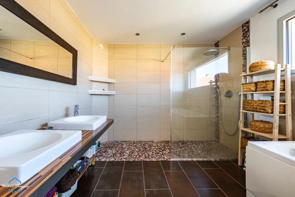 Maison à vendre Maison Contemporaine de Type 6 - Piscine - Terrain 1000m²
