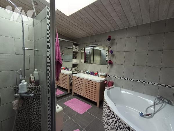 MAISON 4 CHAMBRES - 200 M² - SALLERTAINE