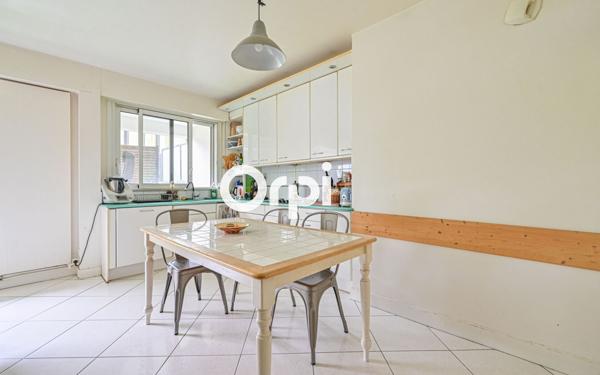 Appartement à vendre    4 pièces • 97 m2 Paris 20