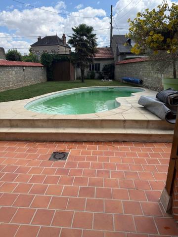 Maison de ville avec piscine ,jardin et garage