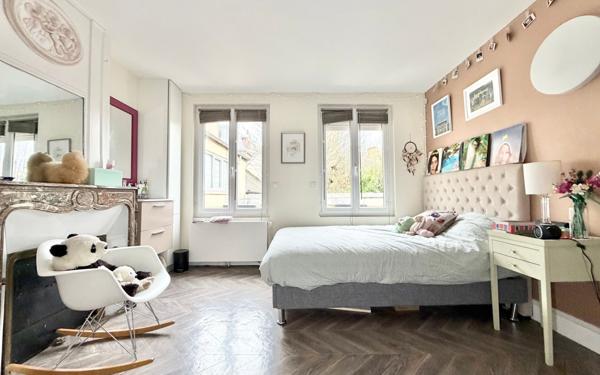 Maison à vendre    9 pièces • 236 m2 Chartres