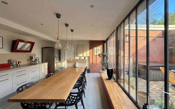 Maison à vendre    9 pièces • 236 m2 Chartres