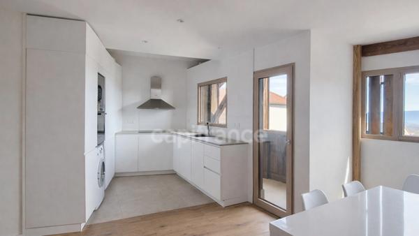 Maison à vendre 15 pièces CROZET (01)