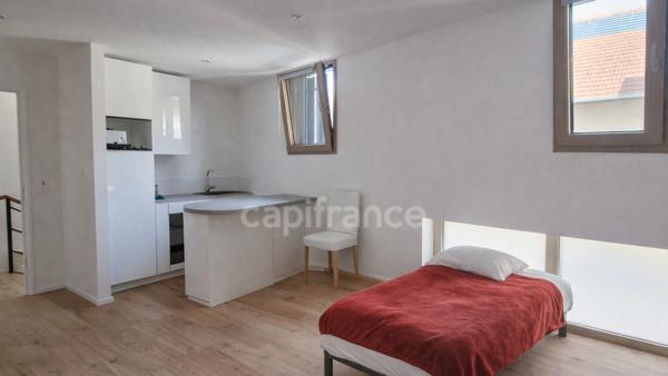 Maison à vendre 15 pièces CROZET (01)