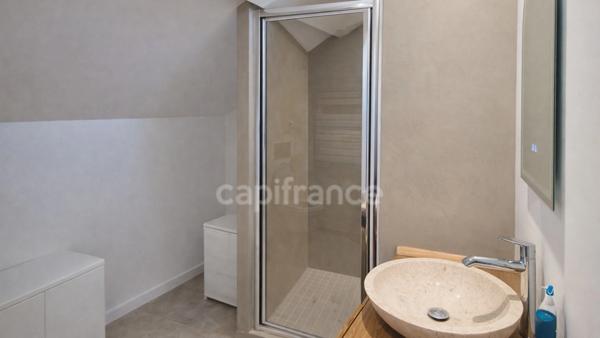 Maison à vendre 15 pièces CROZET (01)