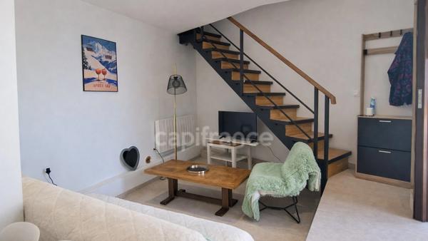 Maison à vendre 15 pièces CROZET (01)