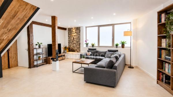 Maison à vendre 15 pièces CROZET (01)