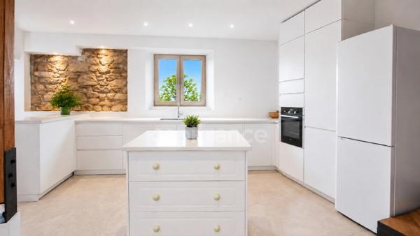 Maison à vendre 15 pièces CROZET (01)