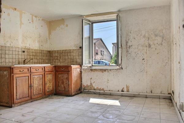 Beau potentiel - Maison - A rénover - Jardin - Dieue Sur Meuse