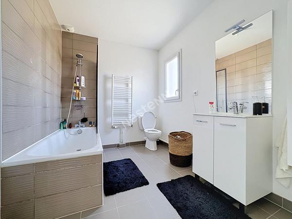 Maison à vendre à Ancenis - 3 chambres, garage et jardin